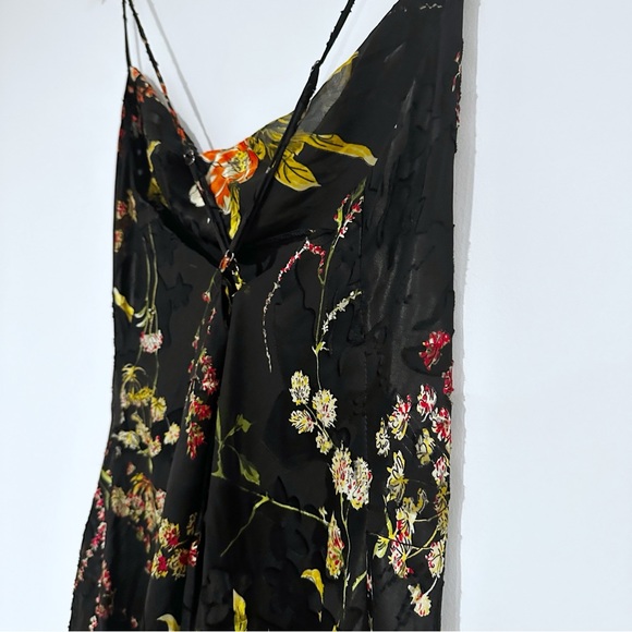 Astr The Label Gaia Floral Midi Dress
Black Orange Burnout  size Large - Picture 13 of 16